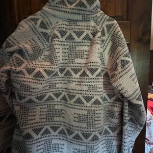 Carhart Women’s Gray Patterned Sweater never worn